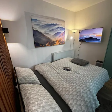 Ultracentral Urban Nook Apartment